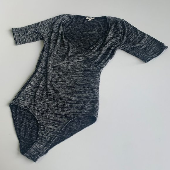 Aritzia Wilfred Free Bodysuit Medium Grey Short Sleeve Jumpsuits - Picture 2 of 14